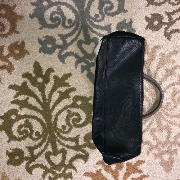 Guess Faux Snake Skin Purse - Picture 4 of 7